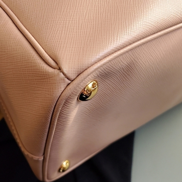 Auth PRADA Saffiano Lux Double Zip Tote | Galleria Bag | Cammeo Pink - Picture 9 of 16